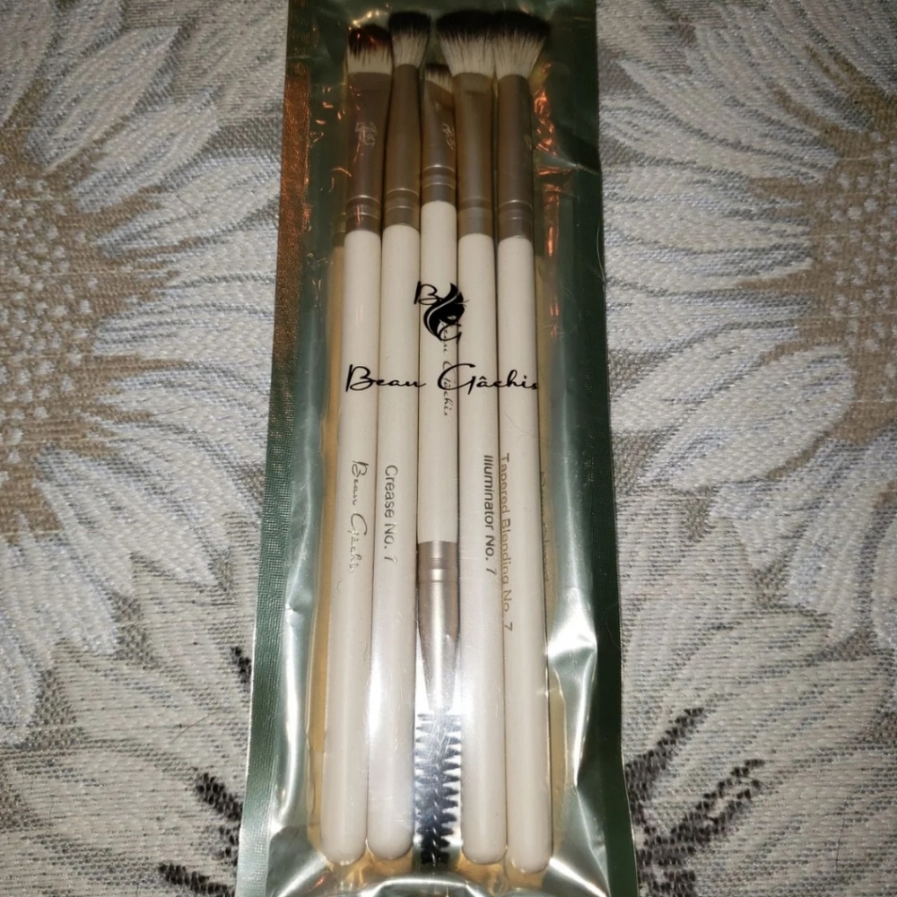 Beau Gachis No. 7 Five Piece Brush Set, BNIB